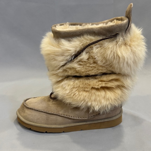UGG Australia Rainier Beaded Fur-Trim Shearling Boots (SN 5189) — Women’s 8 - Picture 6 of 11